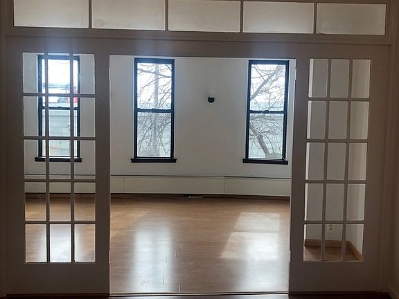 3rd image of 733 Meeker Ave #2L