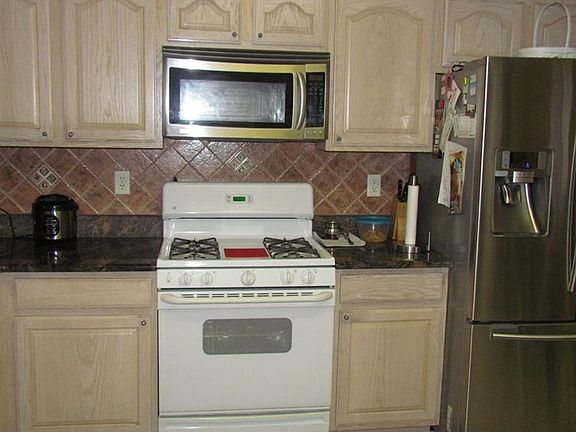 4th image of 78 Heatherwood Dr