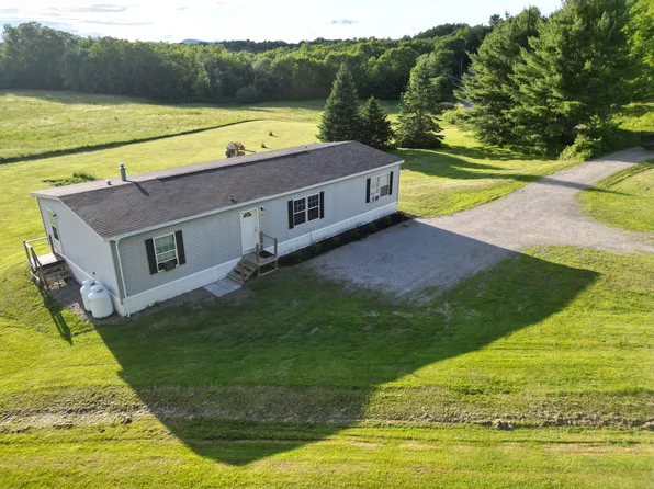 246 River Rd, Madison, ME 04950