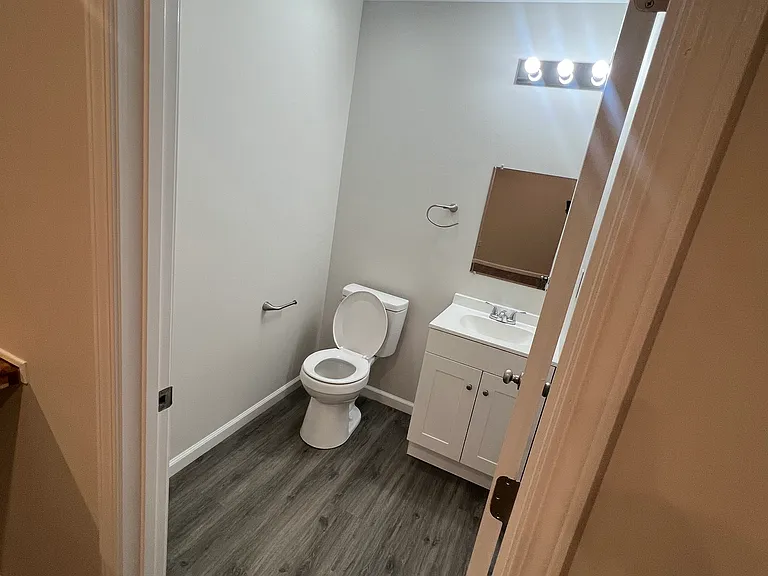 1410 College St — Photo 10