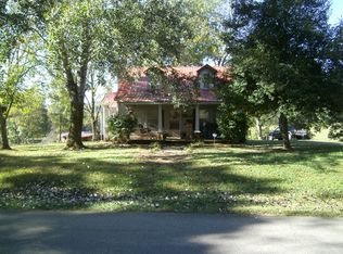 723 Pettit Cove Rd, Quebeck, TN 38579