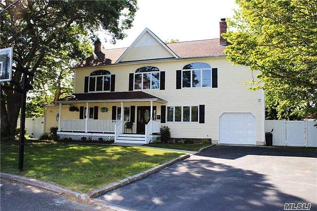 1st image of 3 Holly Dr W
