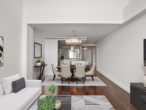 2nd image of 360 Newbury St Unit 803