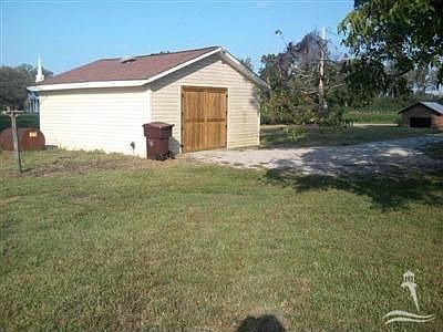 2nd image of 4825 Peacock Rd