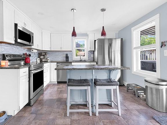 2nd image of 29 Blackrock Rd