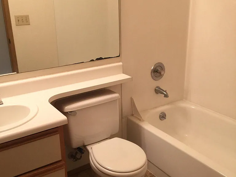 5254 Brooklyn Ave NE #1 — Photo 4