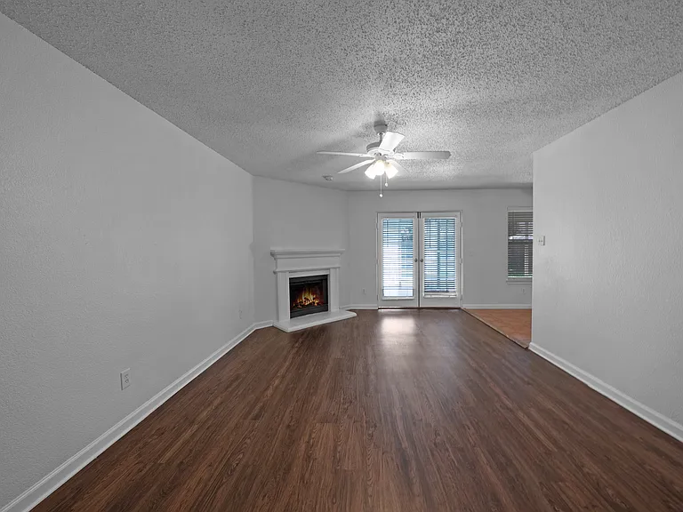 2910 Chisolm Trl — Photo 14