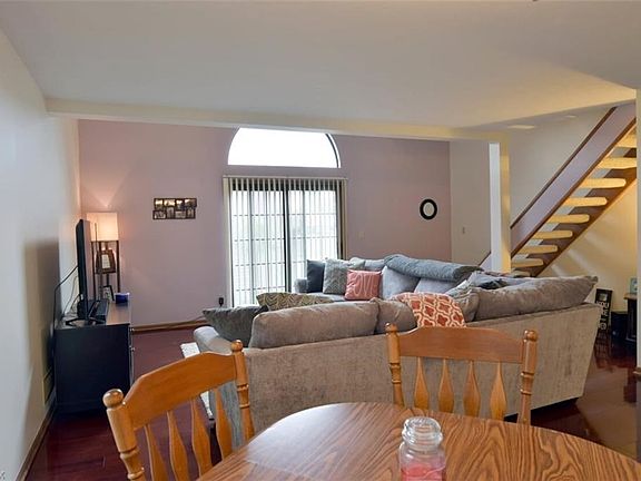2nd image of 3811 North Park Unit 4