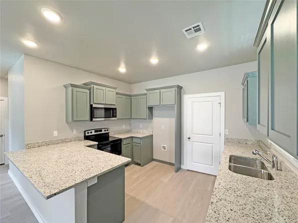 1108 W Dewey St, Shawnee, OK 74801