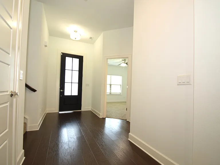 4203 SW Bermuda Ave — Photo 2