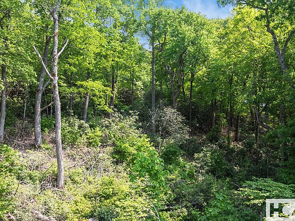 4th image of 30/31 Sherwood Forest Road