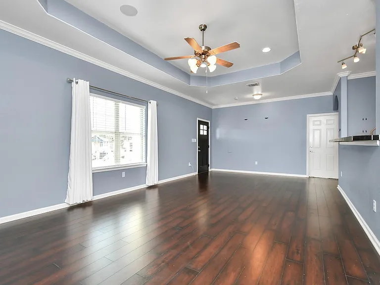 9006 Ledge St — Photo 5