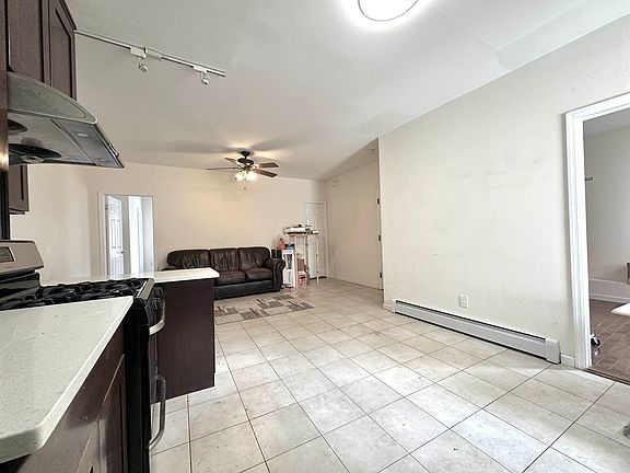 3rd image of 937 Manhattan Ave Floor 3