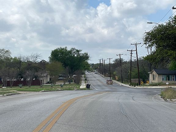 5th image of 1207 Oblate Dr