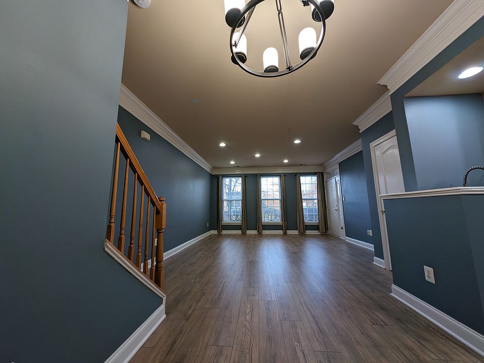 Main level - Dining Area