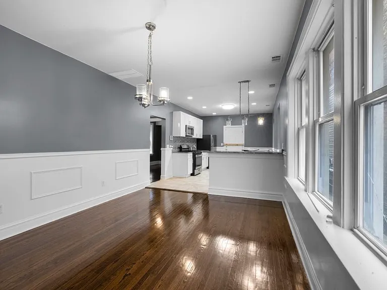 8222 S Maryland Ave #3 — Photo 4