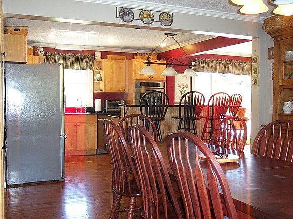 3rd image of 109 Bradley Dr
