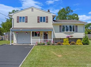 15 Brian Rd, Edison, NJ 08817