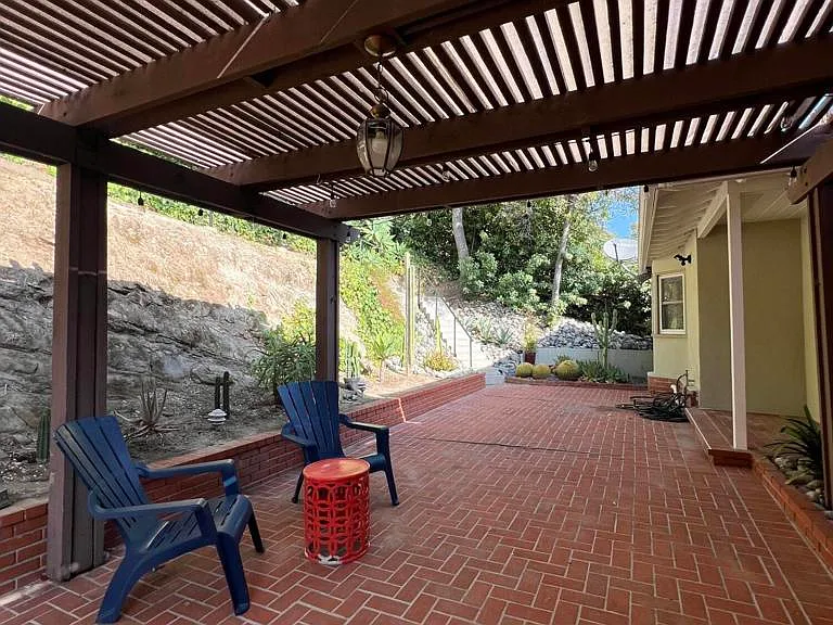 345 Malcolm Dr — Photo 15