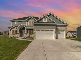 66 Levanno Dr, Crown Point, IN 46307