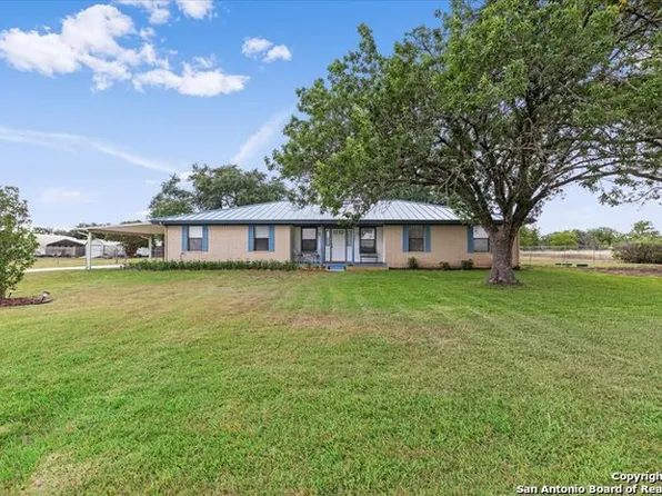 294 SANTA CLARA LOOP, Marion, TX 78124