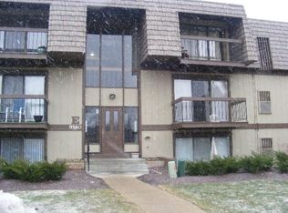 9560 Cove Dr UNIT E-4, North Royalton, OH 44133