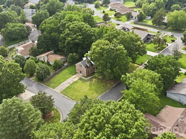 5846 Hanna Ct, Charlotte, NC 28212