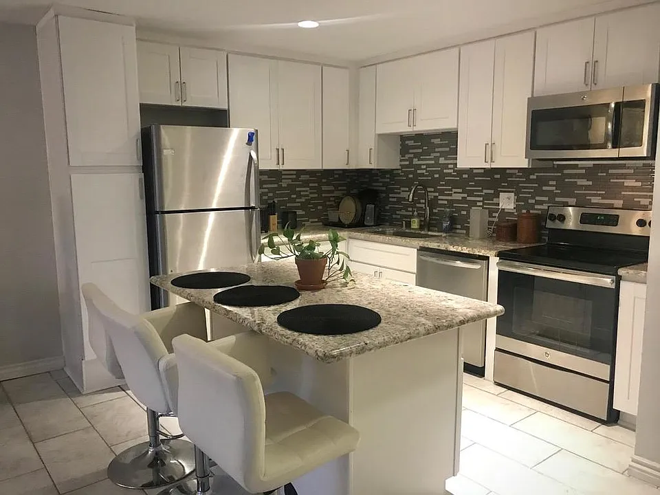 3050 Rue Dorleans #258