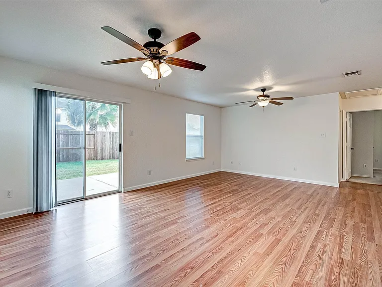 7910 Raven Creek Ln — Photo 13