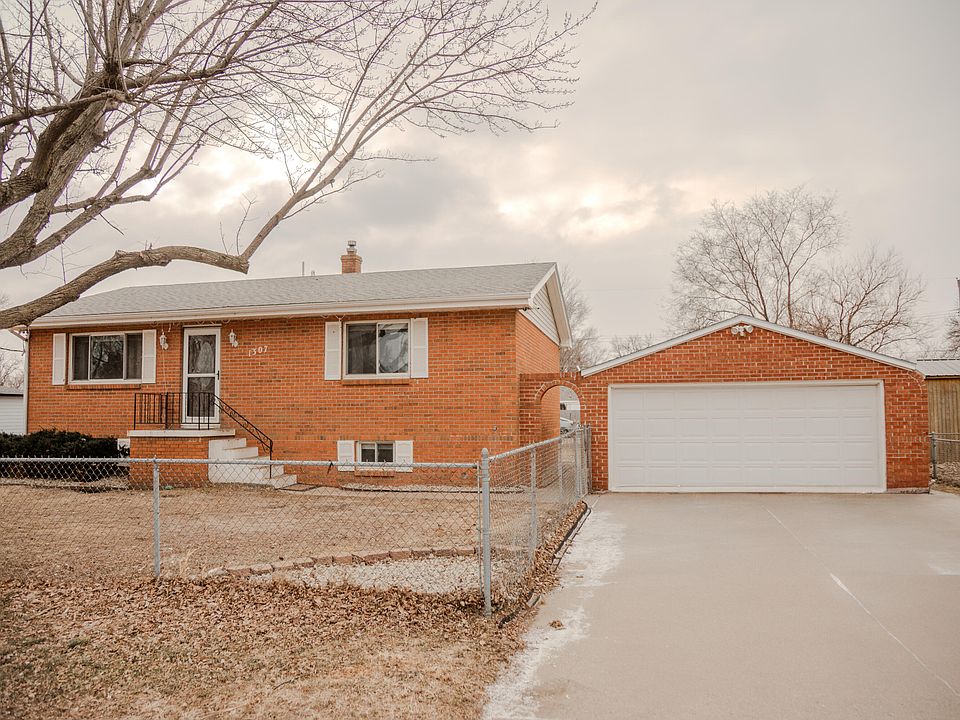 1st image of 1307 Neptune Dr