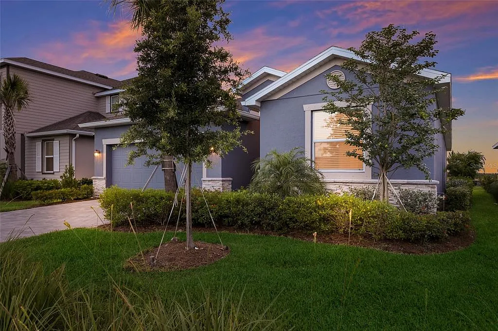 4 bed, 3.0 bath, 2036 sqft, $2,800 — Photo 2