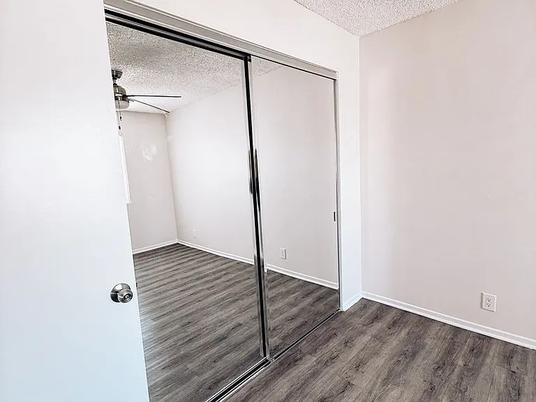 Reef Apartments — Photo 12