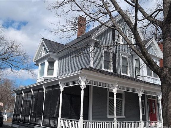 2nd image of 225 York St