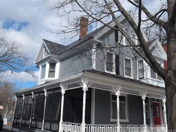 225 York St, Fredericton, NB E3B 3N9