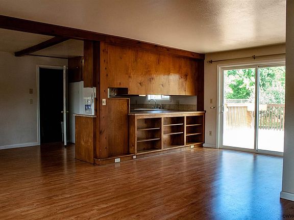 2nd image of 1453 Westwood Ln
