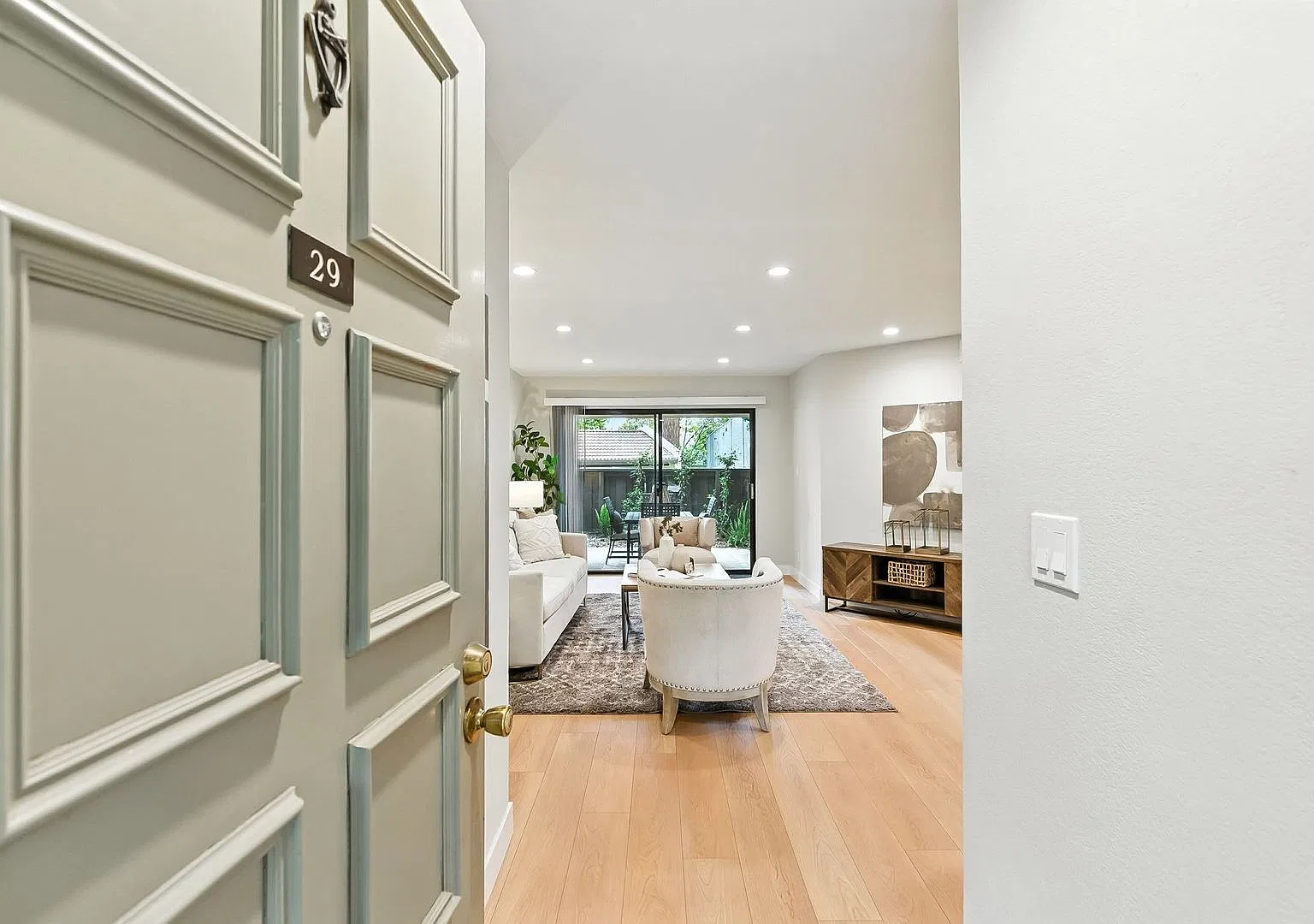 Beautifully Remodeled One-Bedroom Condo — Photo 1