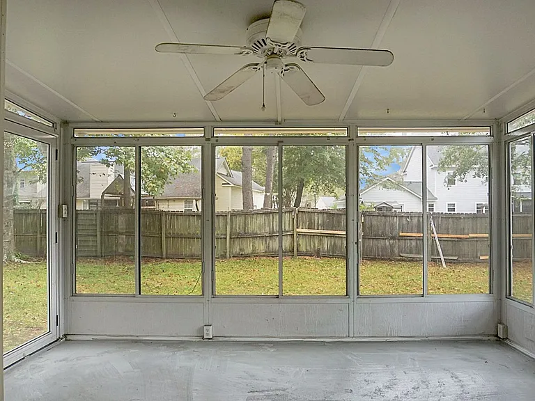 117 Saint Awdry St — Photo 28