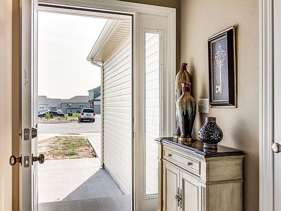 3rd image of 10517 Clubhouse Dr