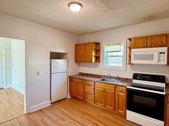 2nd image of 54 Prospect St #1R