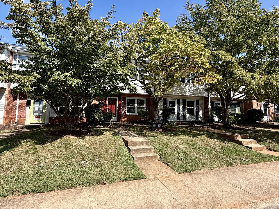 1st image of 206 Devonshire Rd #1