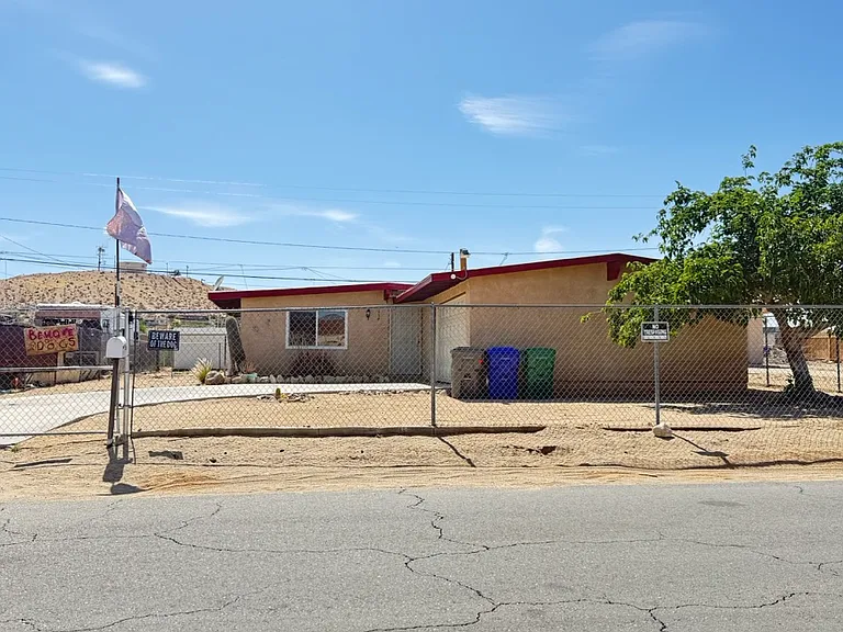 6558 Tamarisk Ave — Photo 1