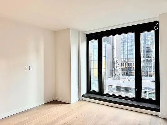 Rented by Gulia Wang, LREB | media 18