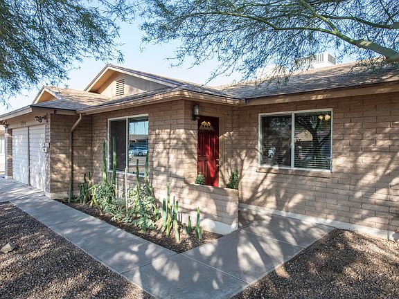 5th image of 2544 E Manhatton Dr