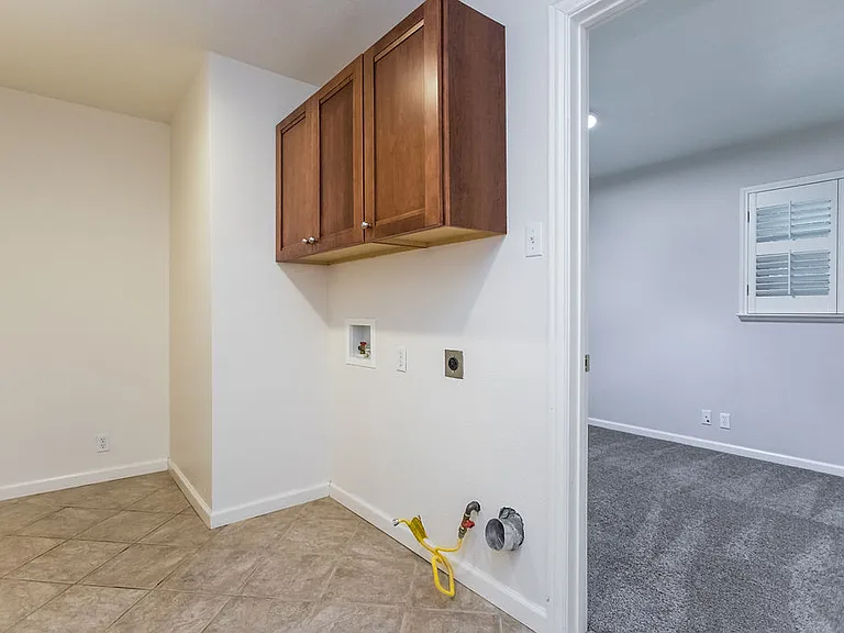 4225 Reaumur Dr — Photo 6