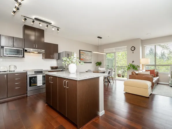 3138 Dayanee Springs Blvd #6, Coquitlam, BC V3E 0B6