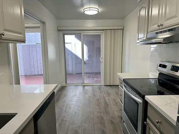 2nd image of 140 Dolores St