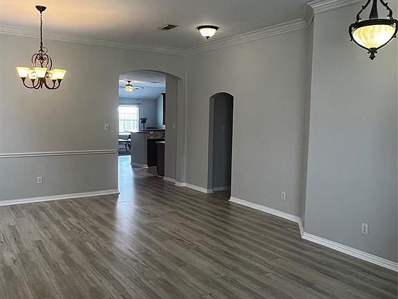 3rd image of 3310 Keithwood Cir W