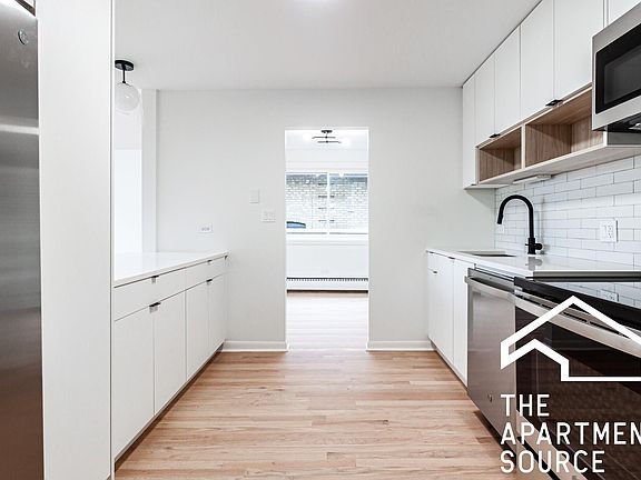 3rd image of 832 Judson Ave #2W