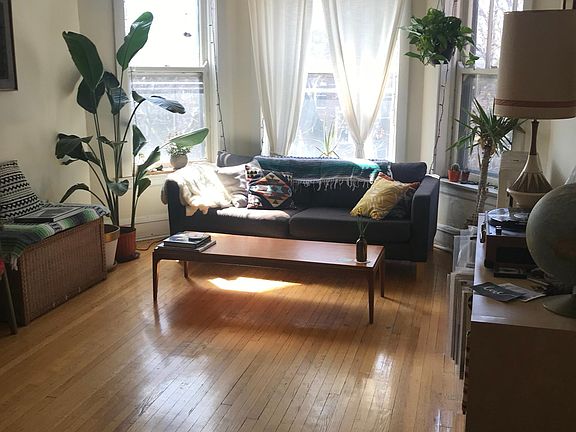 3rd image of 1340 W Granville Ave APT 1