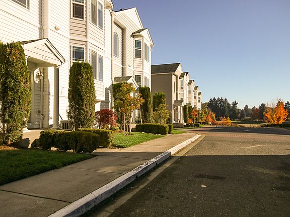 2nd image of 5700 NE 82nd Ave Unit E24